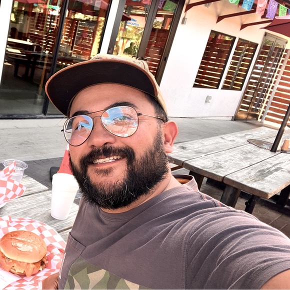 Meet your Posher, Mario - Picture 1 of 1